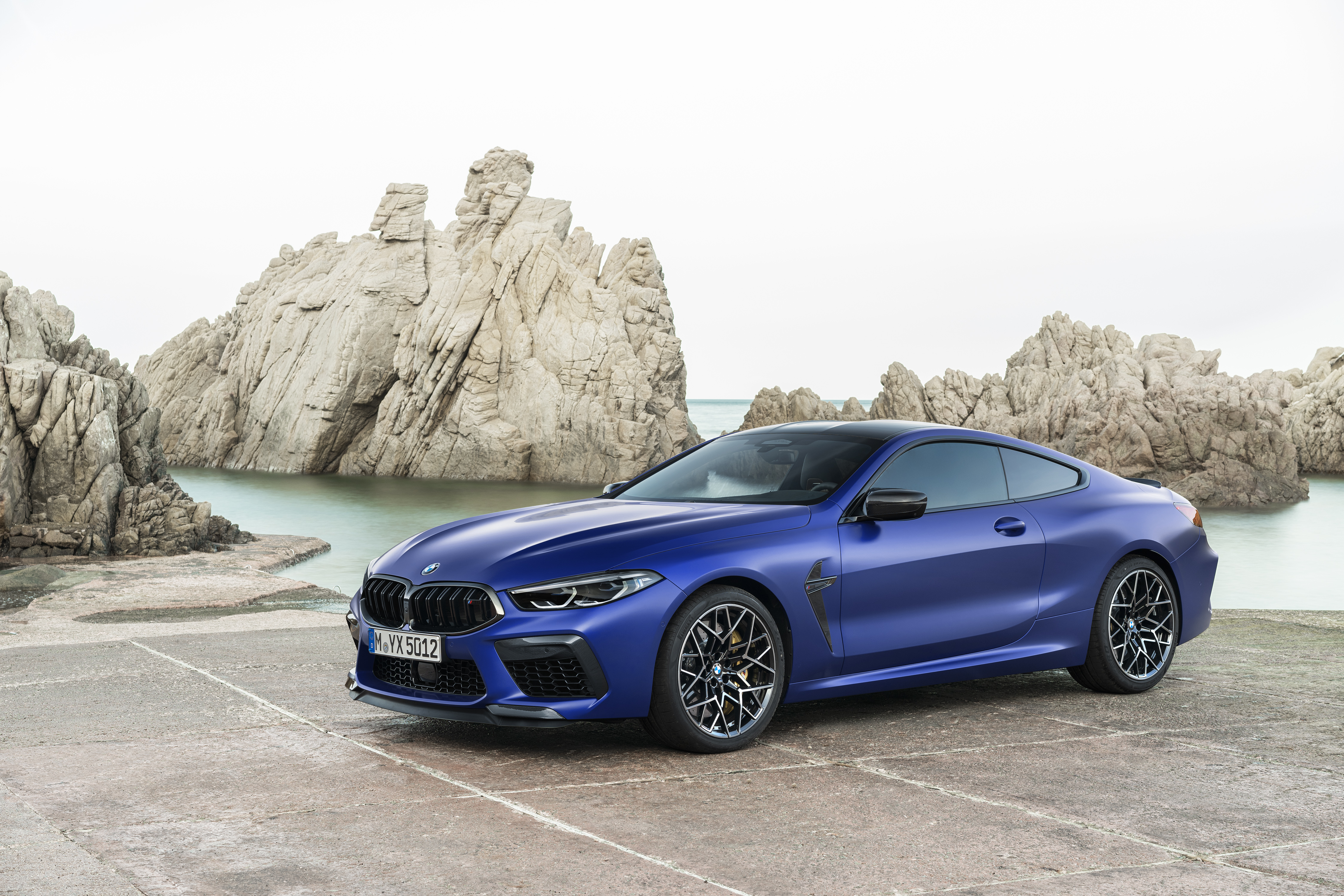 Фото автомобилей 2019. BMW m8 Coupe. BMW m8 2020. BMW m8 Competition Coupe. БМВ м8 синяя.