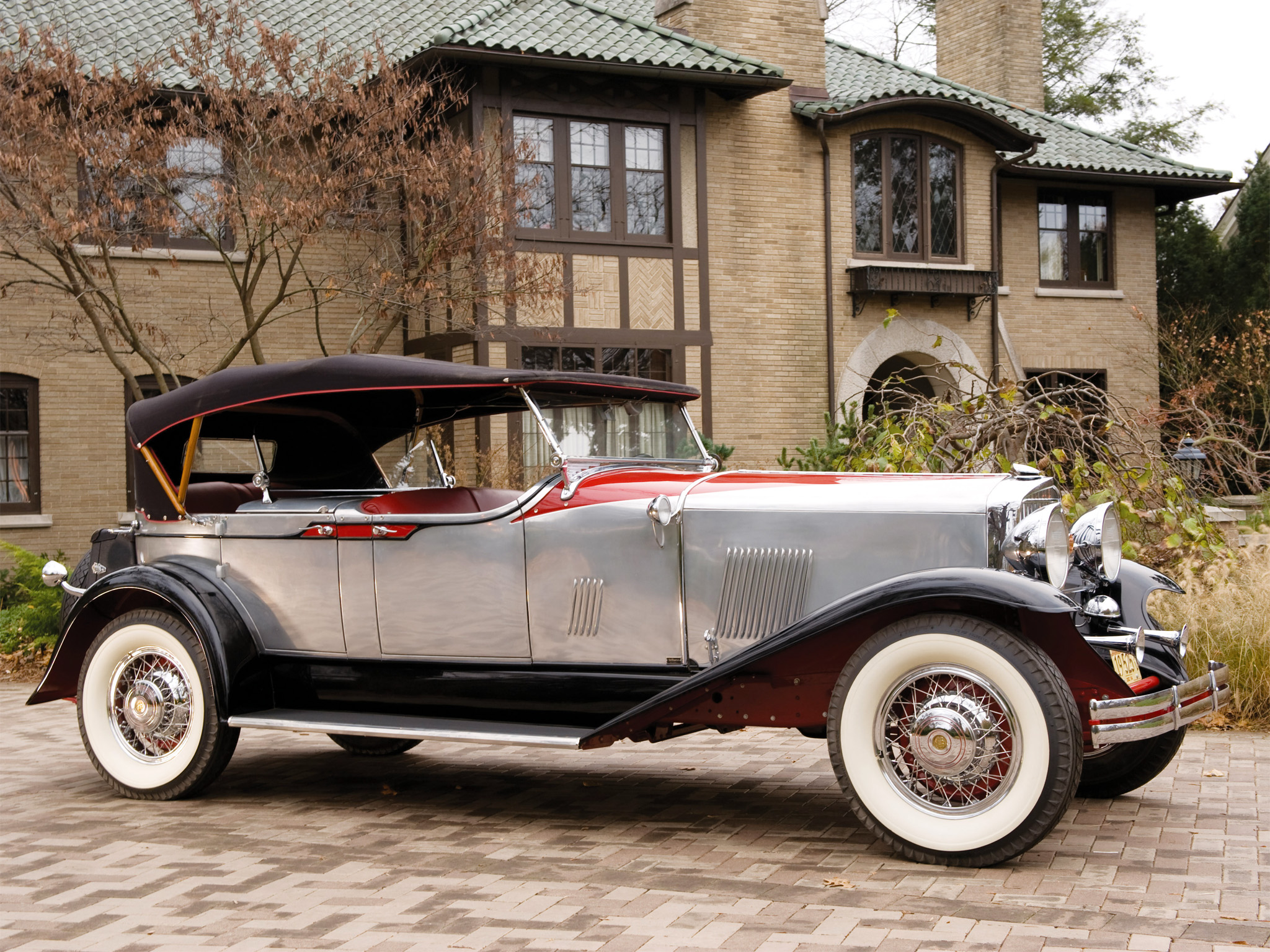 Что такое раритет простыми. 1913 Herreshoff Runabout. Ретро автомобиль 1929 Rolls-Royce Phantom i Ascot Sport Phaeton. 1935 Packard Twelve Dual Cowl Sport Phaeton. Кадиллак 1913.