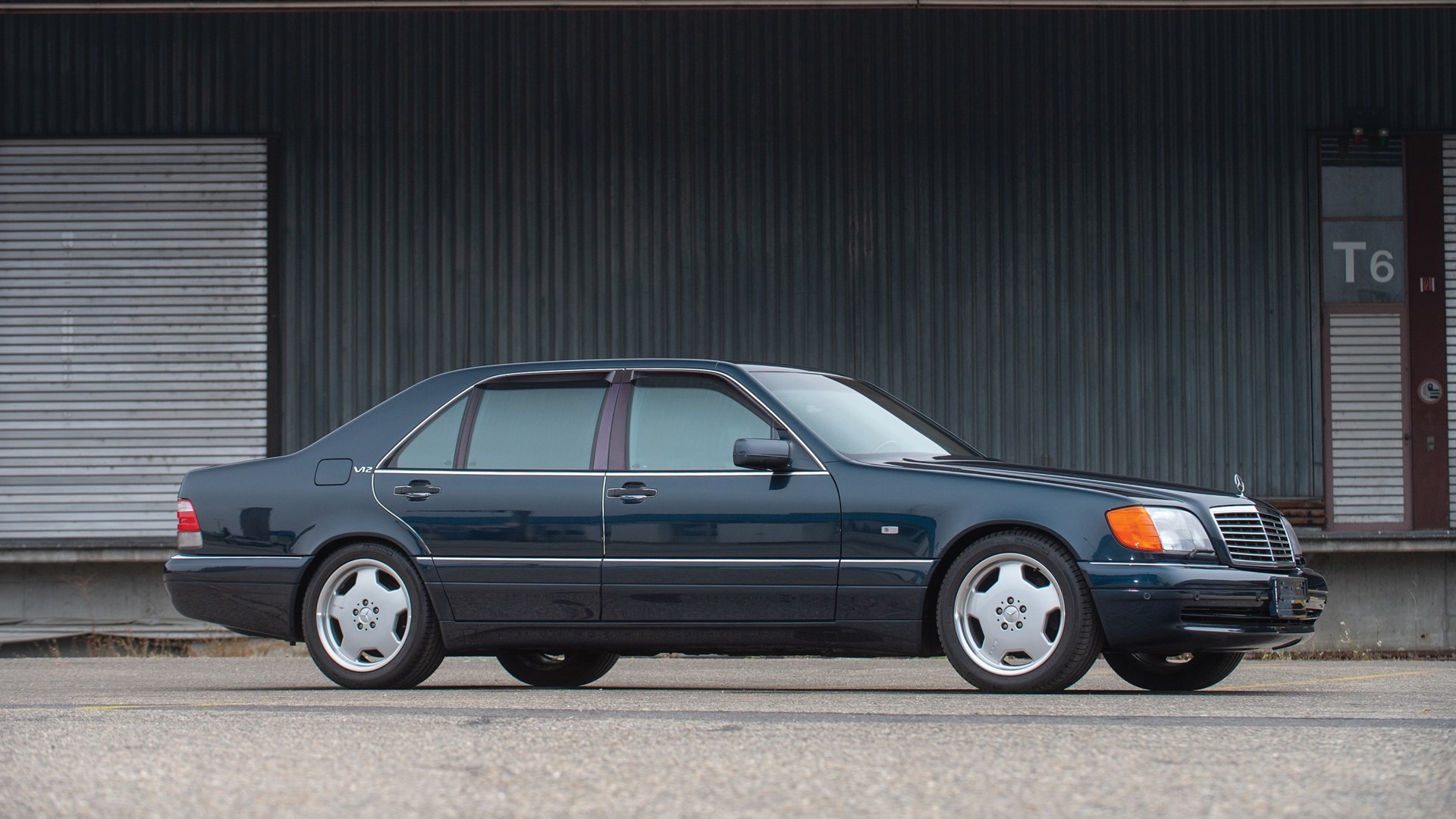 Mercedes-Benz S-Class W140